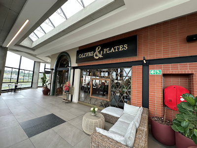 Olives and Plates, Linksfield